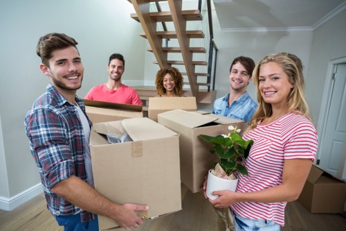 Moving van service in Croydon supporting residential and business transport